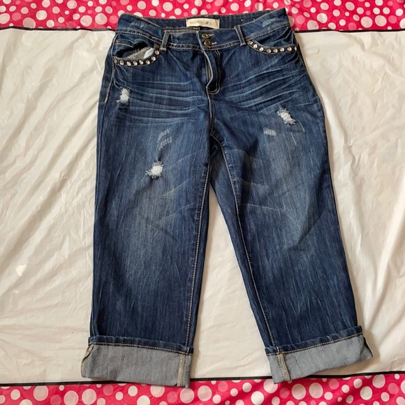 Fashion Bug Denim - Jean Capris Rhinestone Pockets